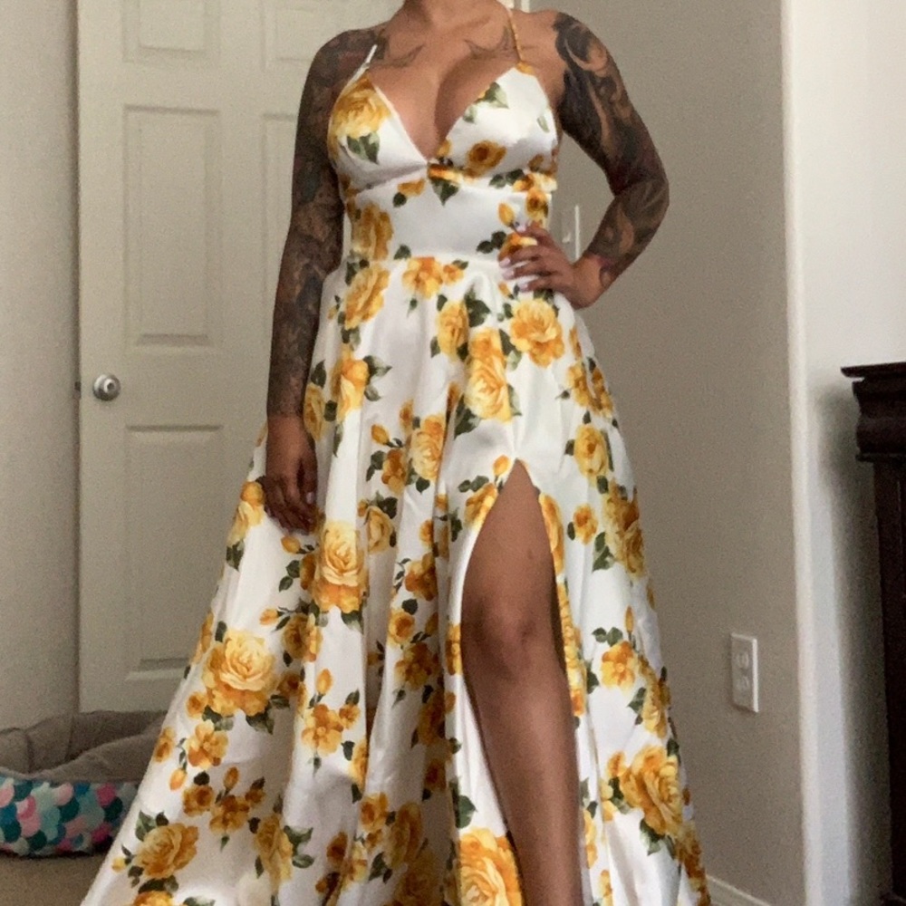 Yellow rose gown